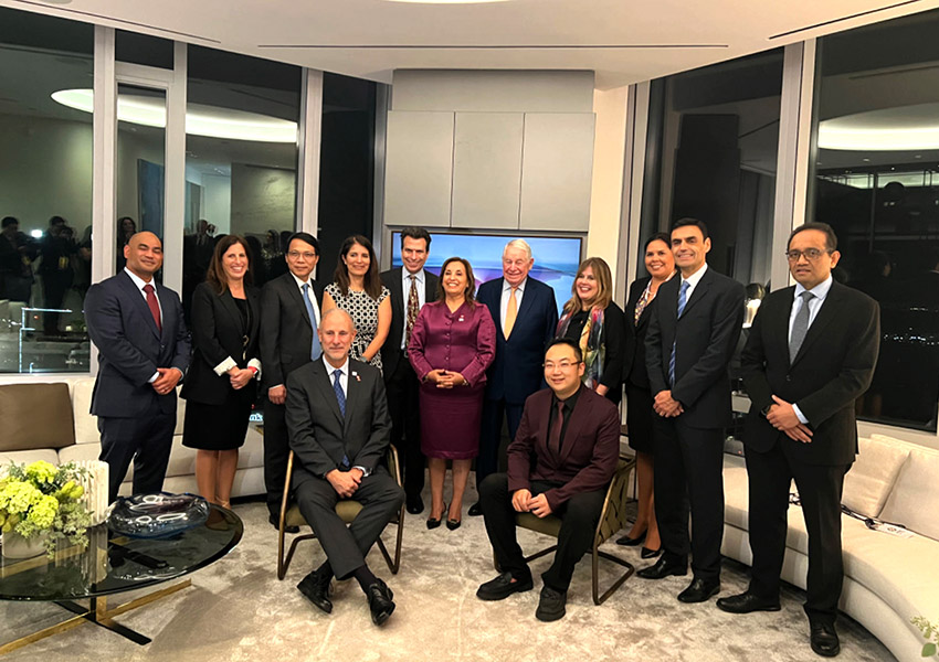 APEC 2023共同主席徐鹏出席秘鲁总统个人晚宴